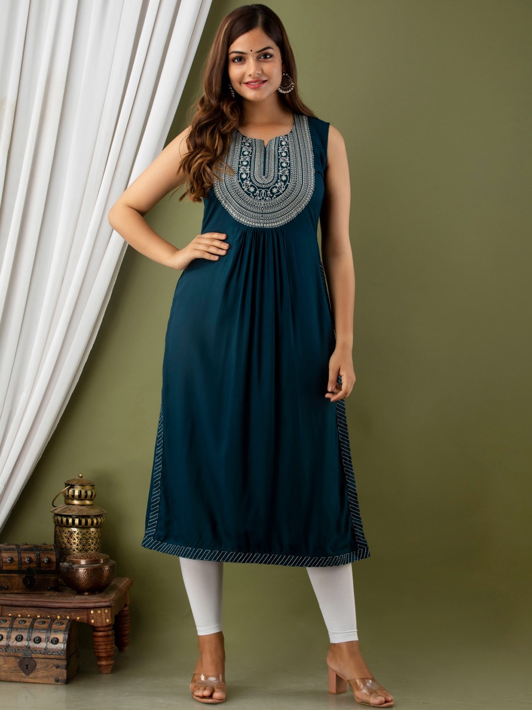 

NISHABD Floral Printed Round Neck Thread Work Anarkali Kurta, Blue