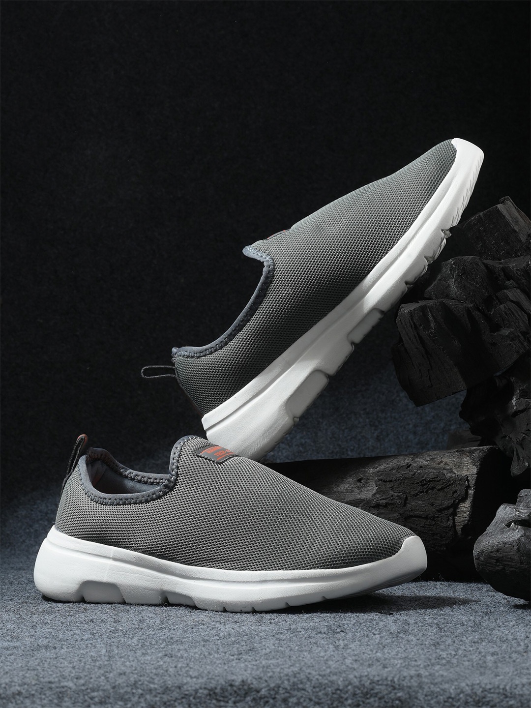 

The Roadster Lifestyle Co. Men Grey Textured Walking Sports Shoes