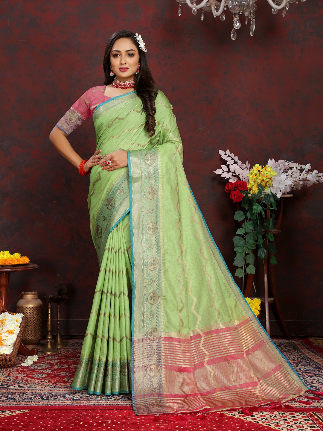 

bansari textiles Geometric Woven Design Banarasi Zari Saree, Lime green
