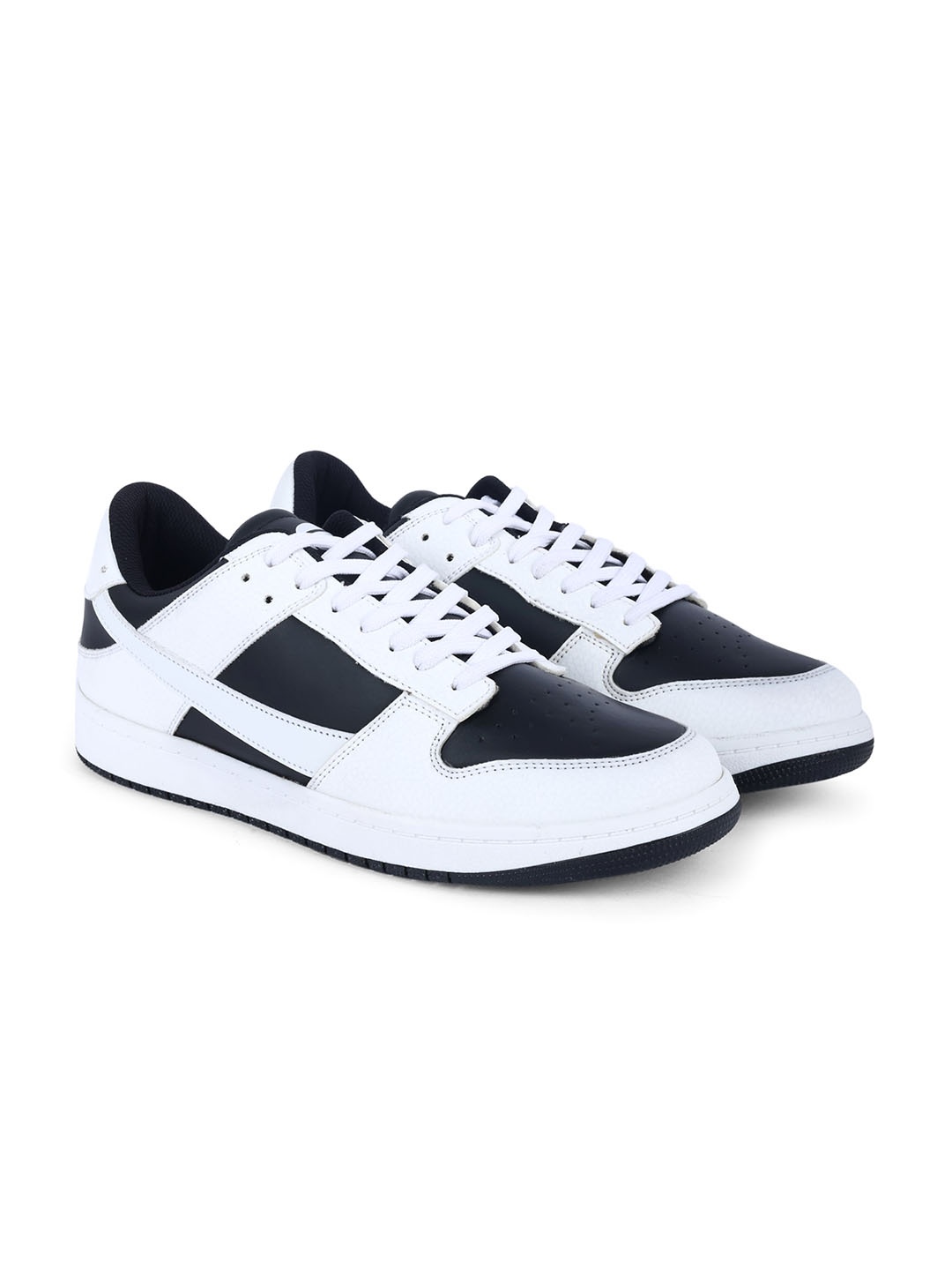 

Field Care Men Colourblocked Round Toe Lightweight Sneakers, Black