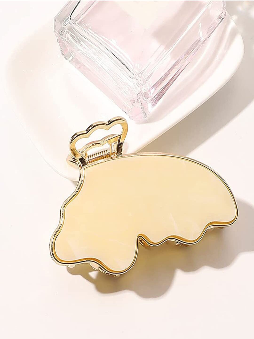 

Krelin Marbleized Butterfly Claw Clip, Yellow