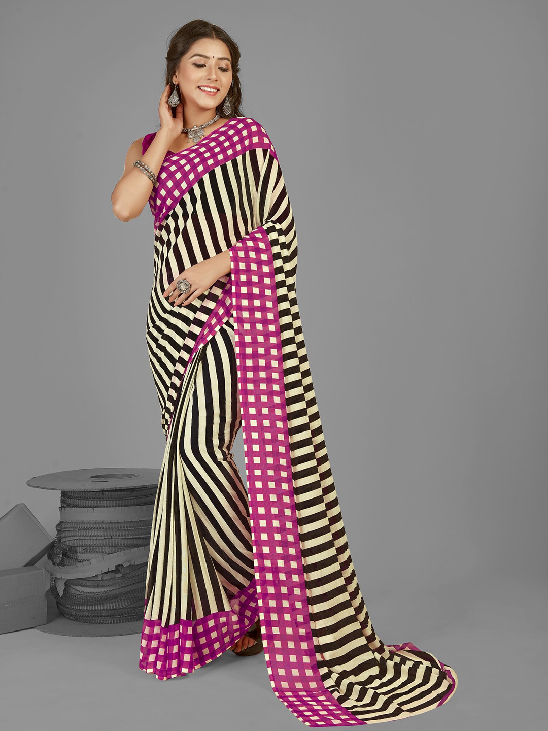 

ANAND SAREES Striped Saree, Pink