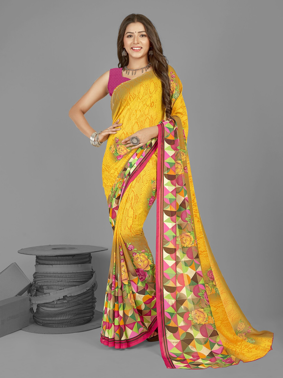 

Moda Rapido Floral Printed Saree, Yellow