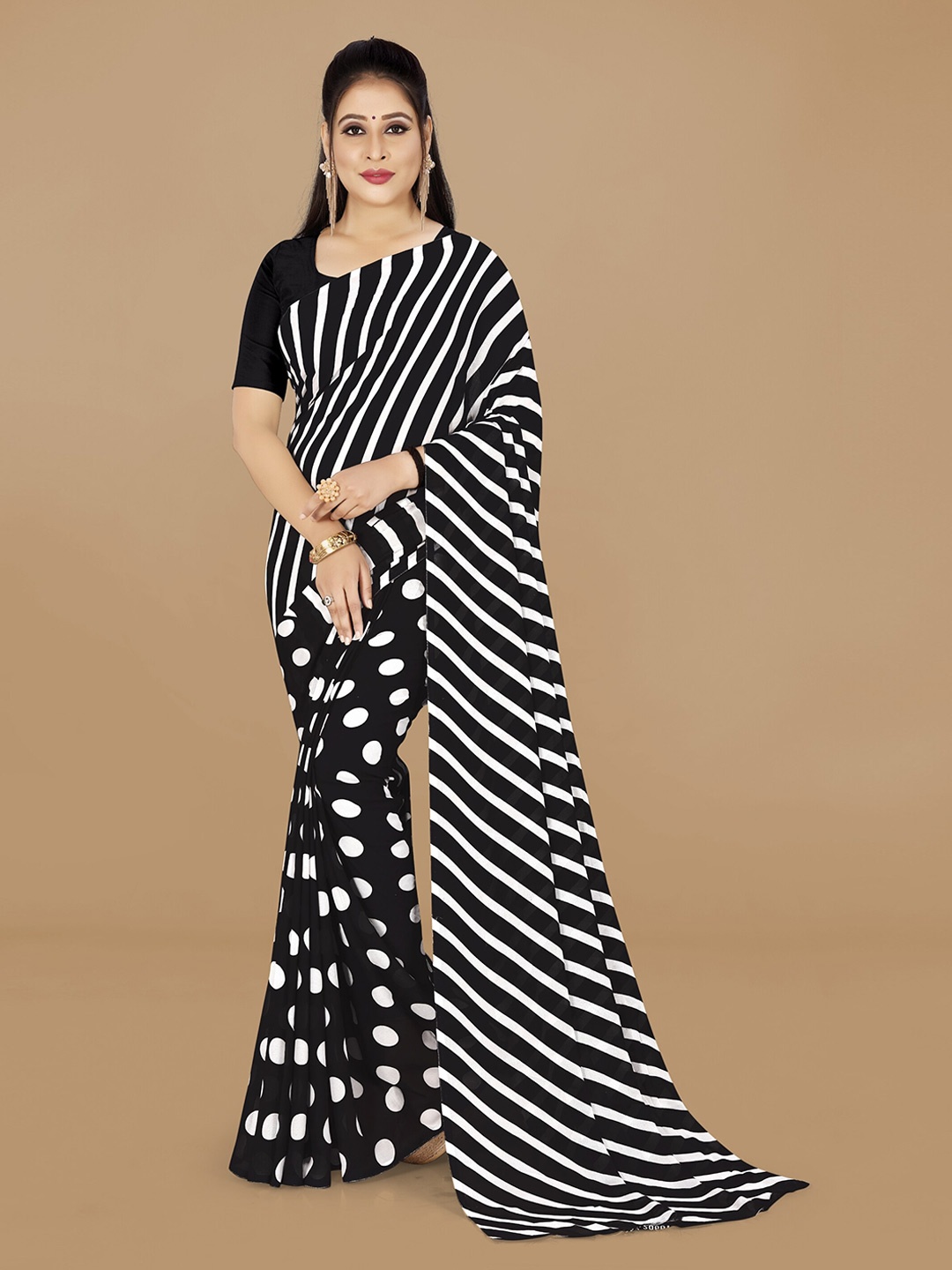 

Moda Rapido Striped Saree, White