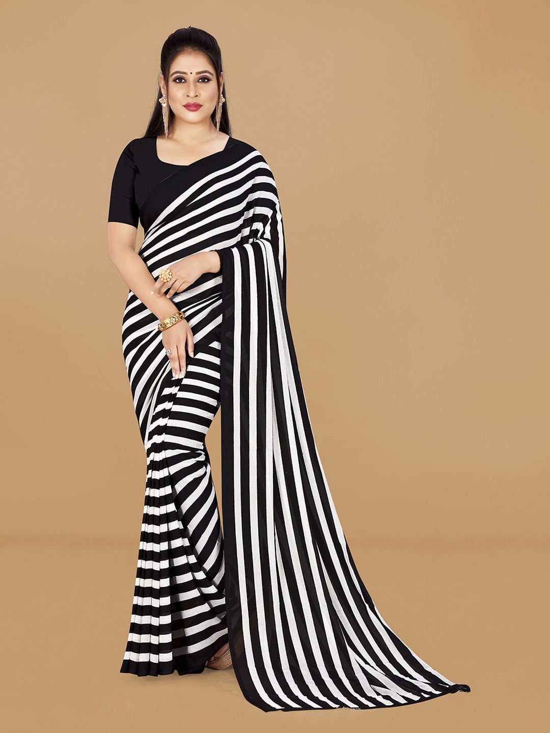 

Moda Rapido Striped Printed Saree, Black