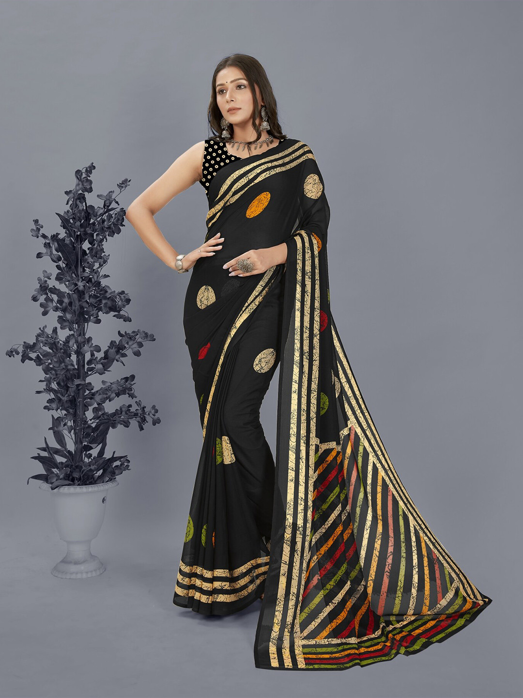 

Moda Rapido Geometric Printed Saree, Black