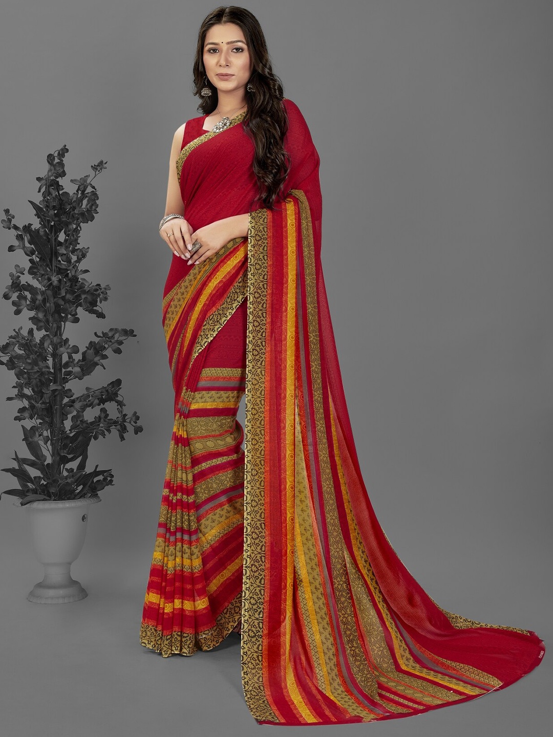 

Moda Rapido Ethnic motifs Printed Saree, Red