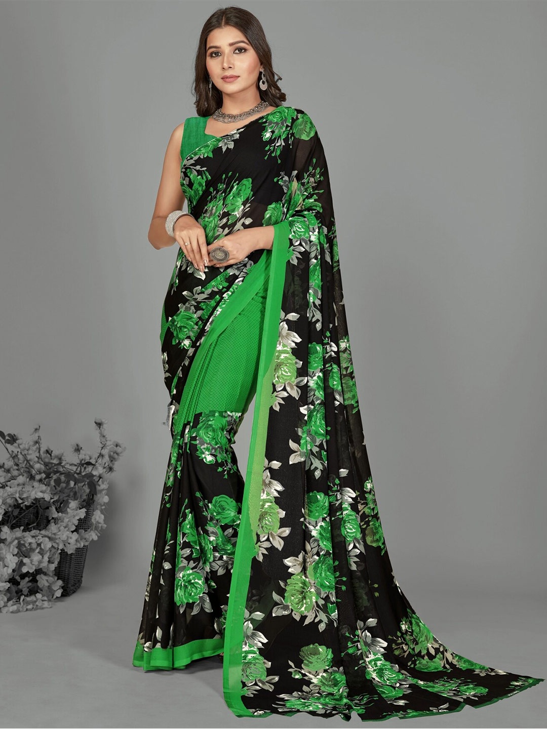 

Moda Rapido Floral Print Georgette Saree, Green