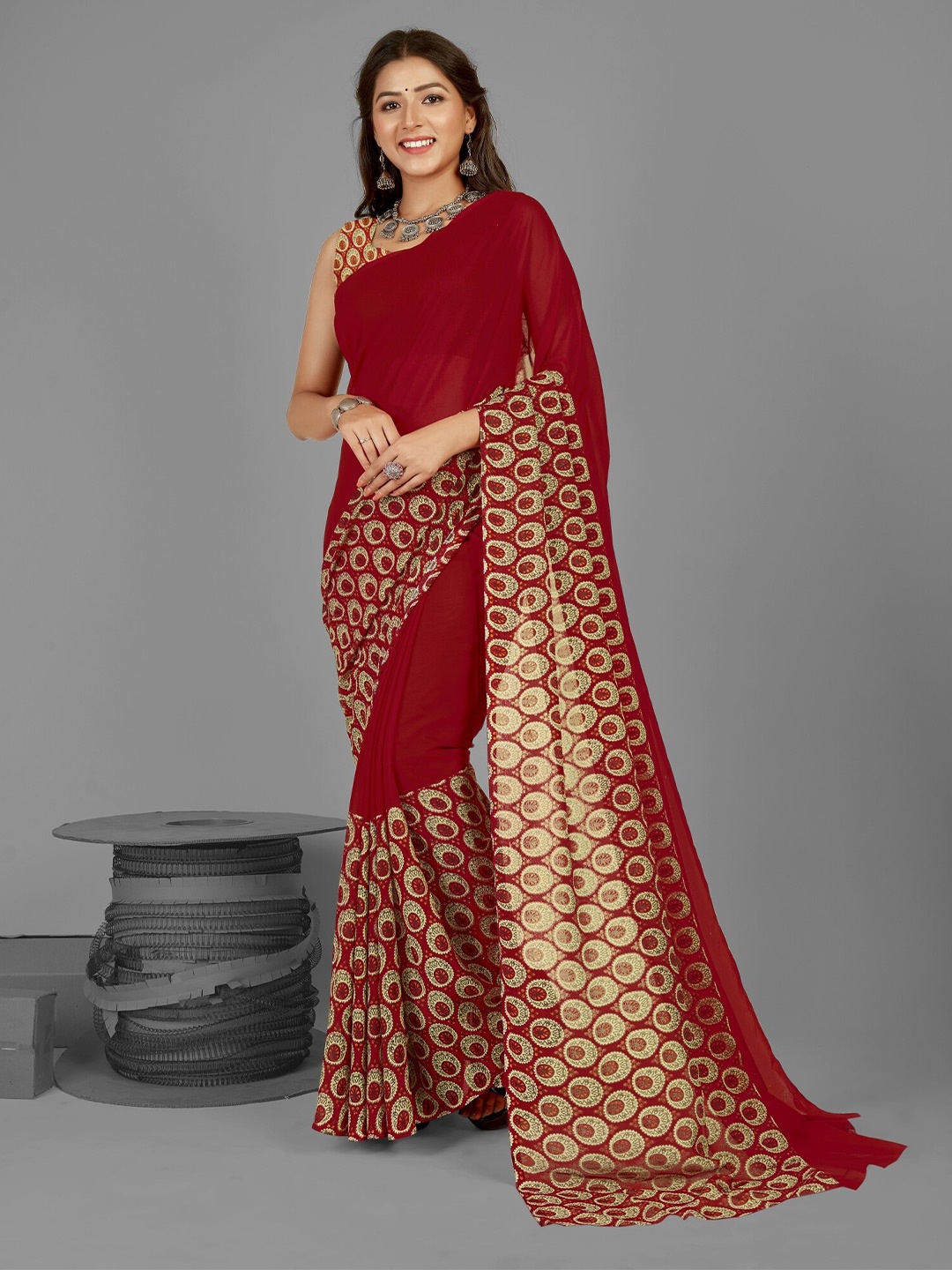 

Moda Rapido Ethnic Motifs Printed Saree, Red