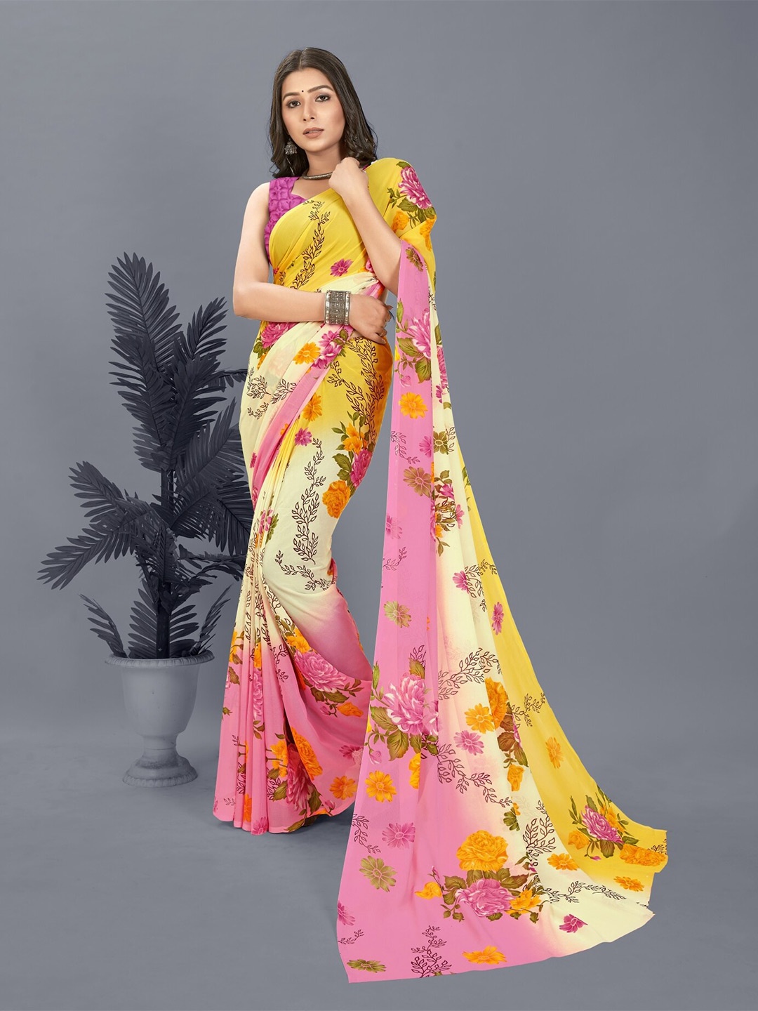 

Moda Rapido Floral Printed Saree, Pink