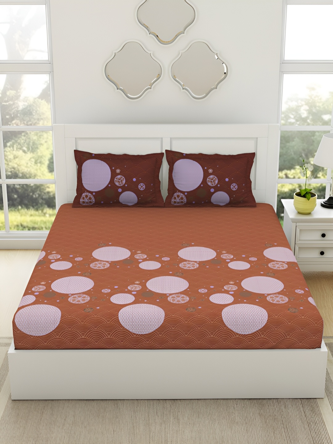 

SPACES Brown & Pink Geometric 144 TC Pure Cotton Fitted King Bedsheet & 2 Pillow Covers