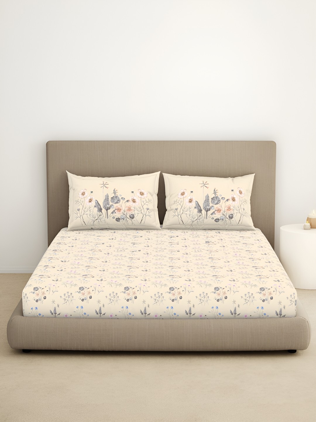 

SPACES Off White & Grey Floral 144 TC Pure Cotton Fitted King Bedsheet & 2 Pillow Covers