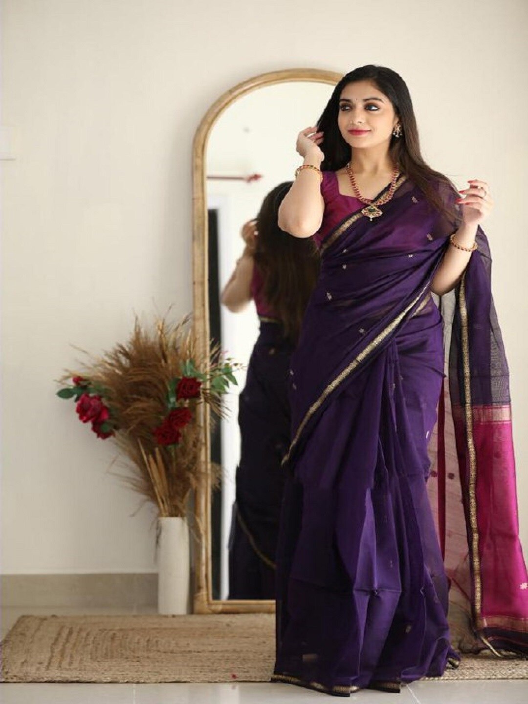 

Flosive Floral Woven Design Zari Banarasi Saree, Purple