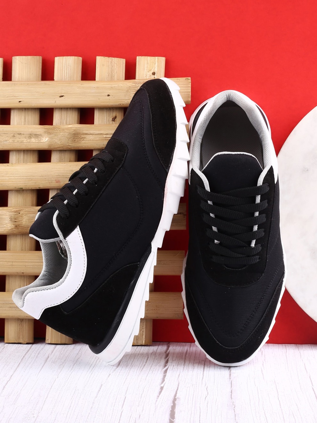 

HAKKEL Men Round Toe Lightweight Sneakers, Black