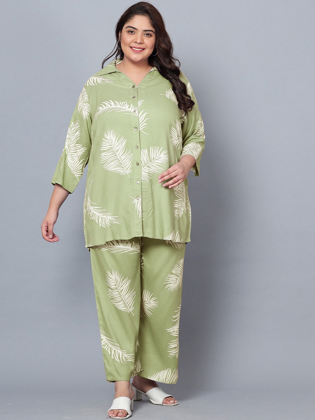 

Indietoga Plus Size Tropical Printed Longline Shirt With Palazzos, Green