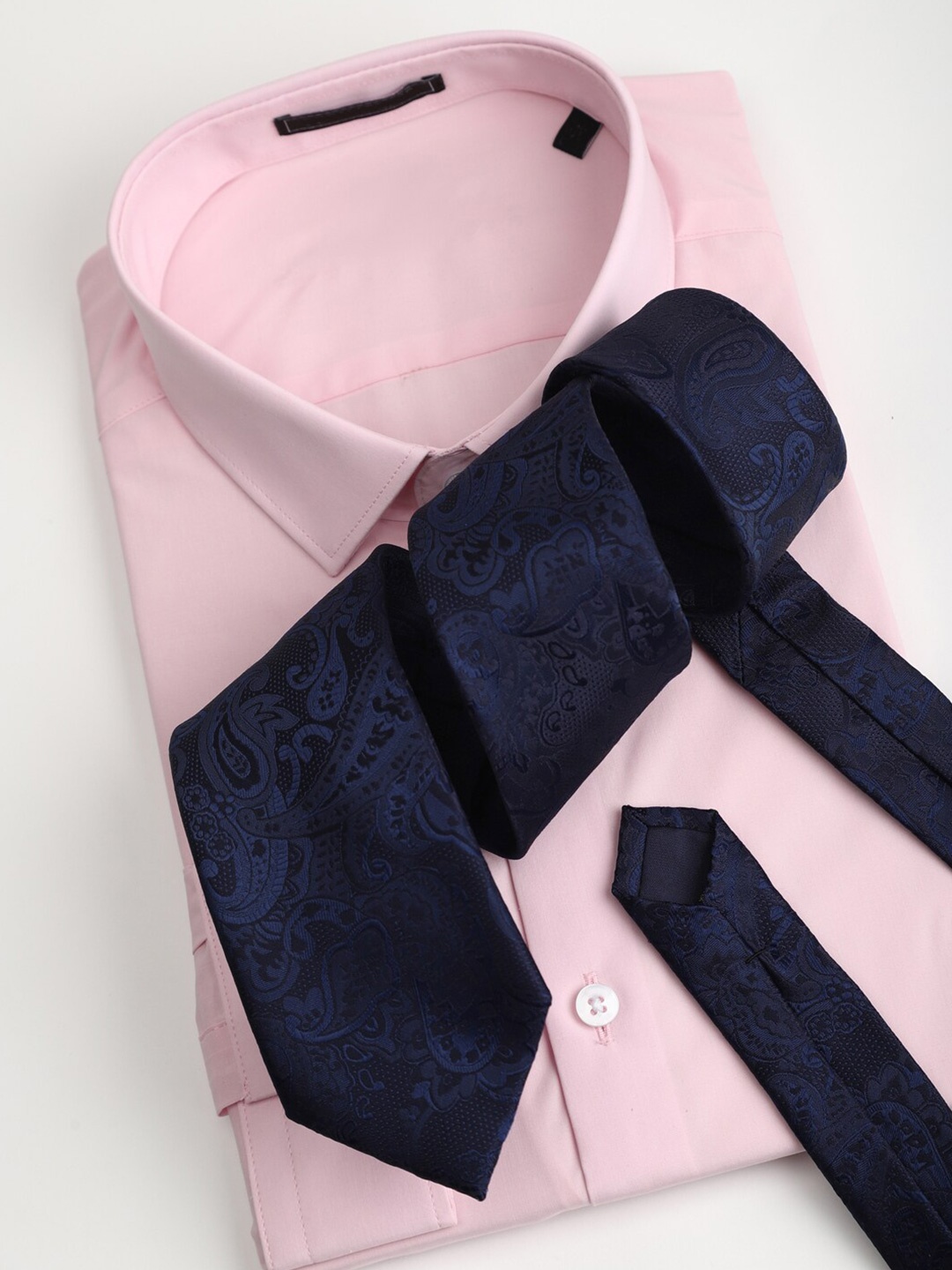 

Peter England Men Woven Design Broad Tie, Navy blue
