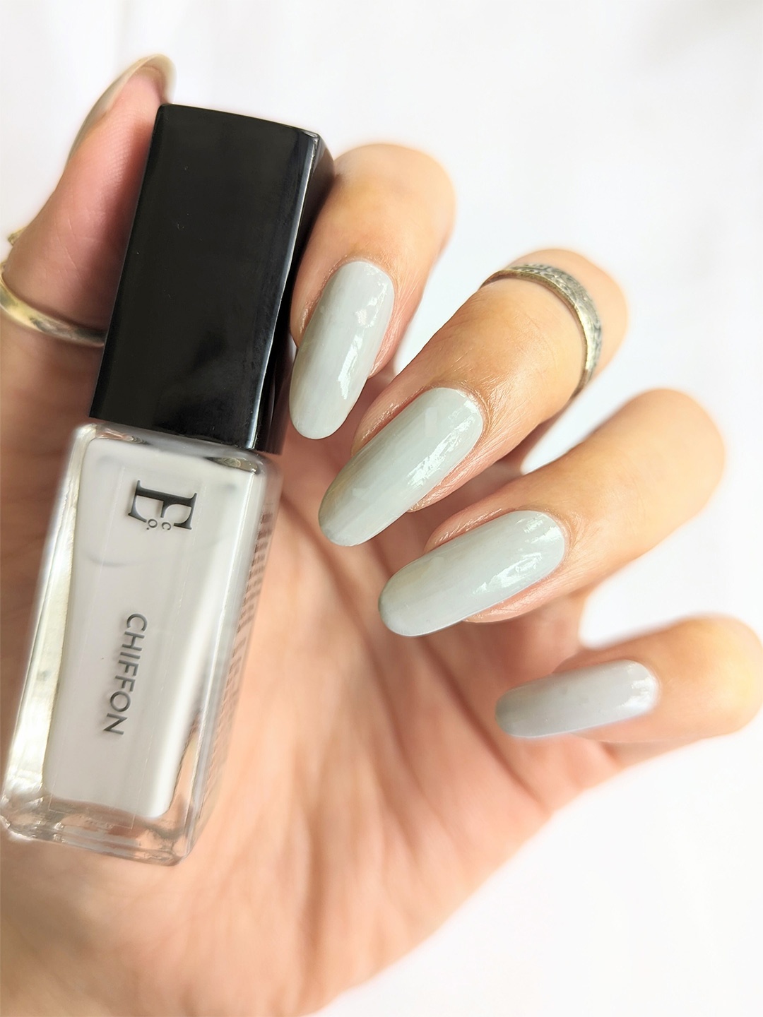 

ELLEMENT CO. Vegan Long Lasting Glossy Nail Polish 10 ml - Chiffon, Grey