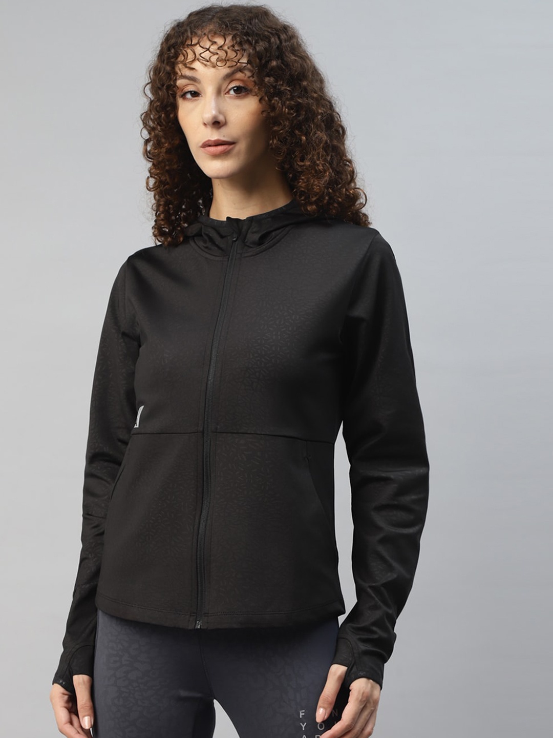 

DIDA Geometric Printed Hooded Dry Fit Technology Lightweight Sporty Jacket, Black