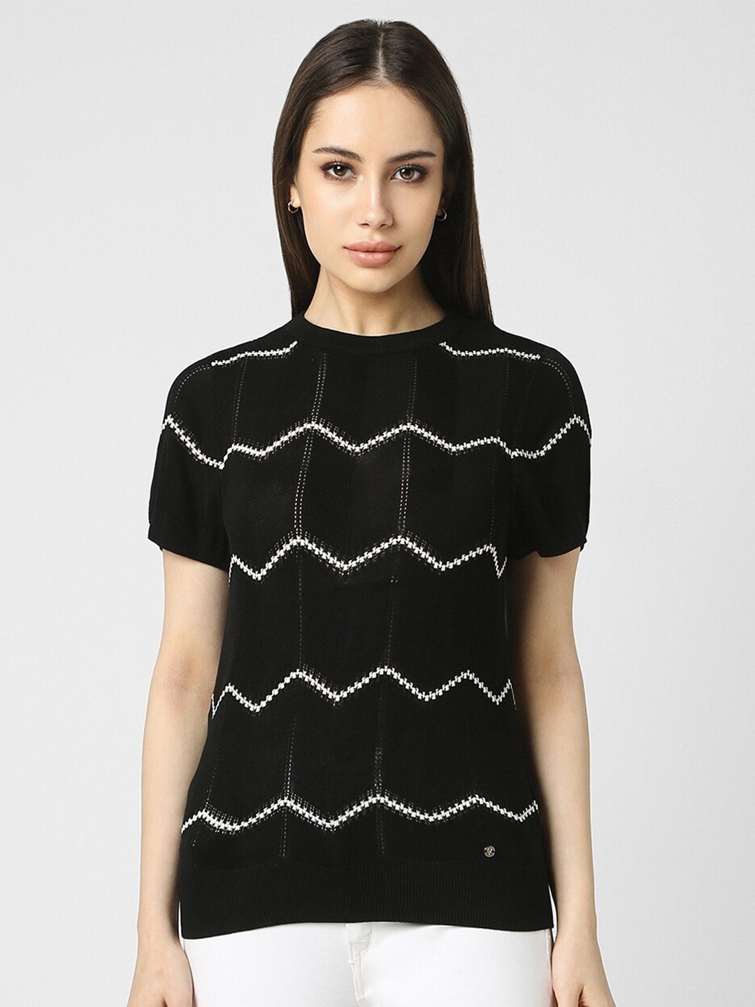 

Van Heusen Woman Printed Round Neck Short Sleeves Casual Top, Black