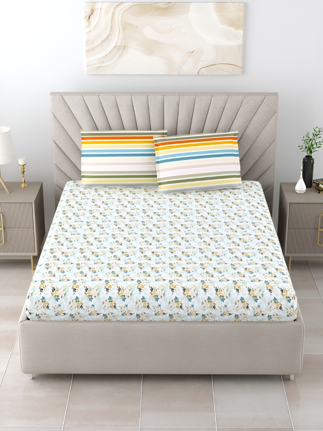 

Salona Bichona White & Green Floral Cotton 300 TC King Bedsheet With 2 Pillow Covers