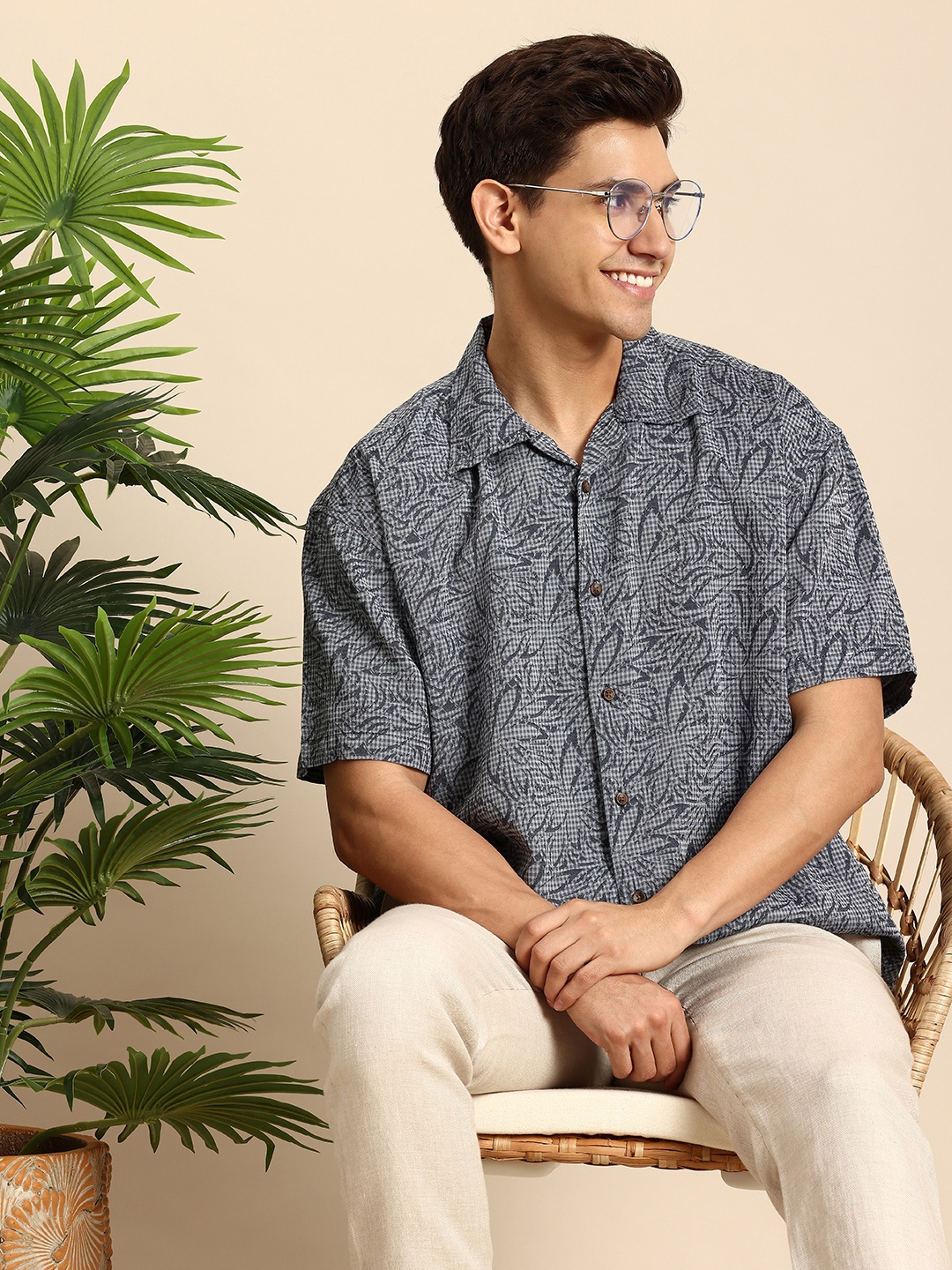 

Mast & Harbour Men Checked Relaxed Fit Cuban Collar Pure Cotton Casual Shirt, Navy blue