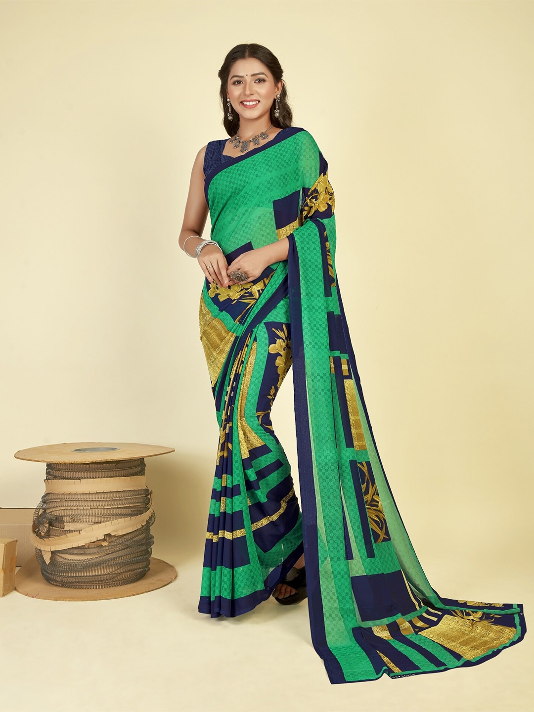 

ANAND SAREES Floral Printed Saree, Green