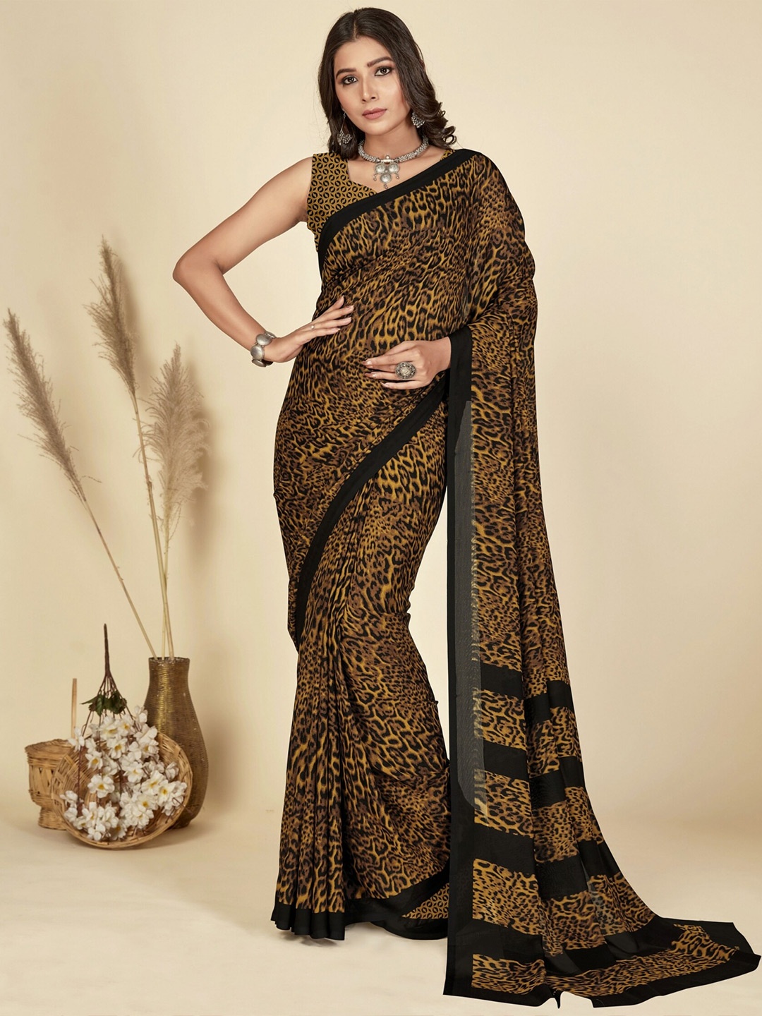 

Moda Rapido Animal Printed Saree, Black
