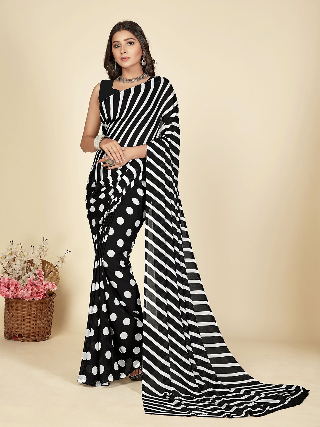 

Moda Rapido Striped Saree, White