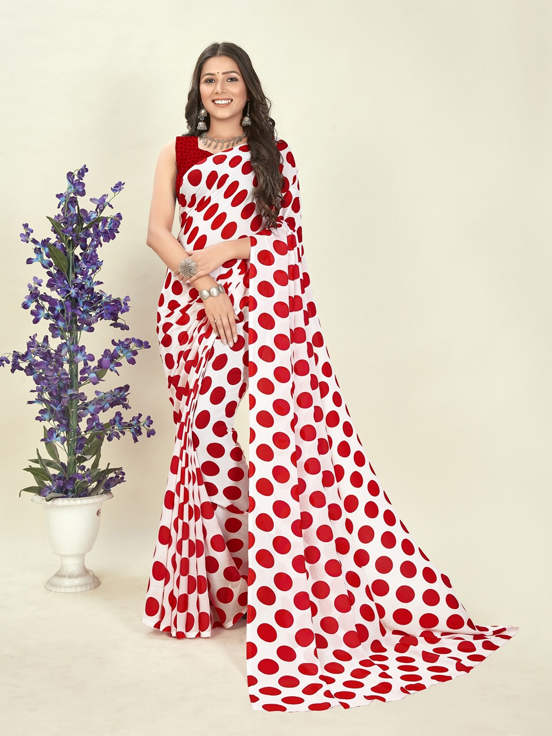

Moda Rapido Polka Dot Printed Saree, Red