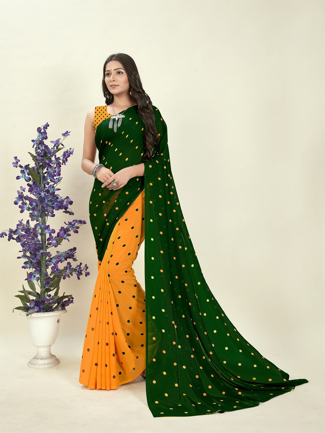 

Moda Rapido Polka Dot Printed Saree, Green
