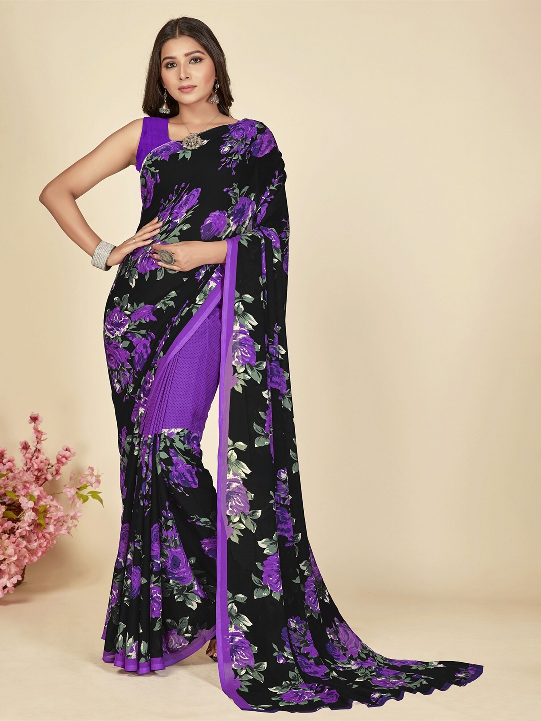 

Moda Rapido Floral Printed Saree, Purple
