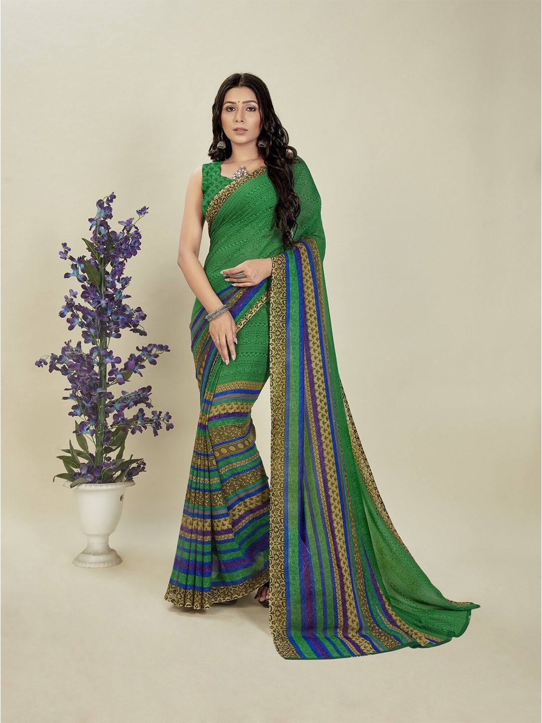 

Moda Rapido Ethnic Motifs Printed Saree, Green