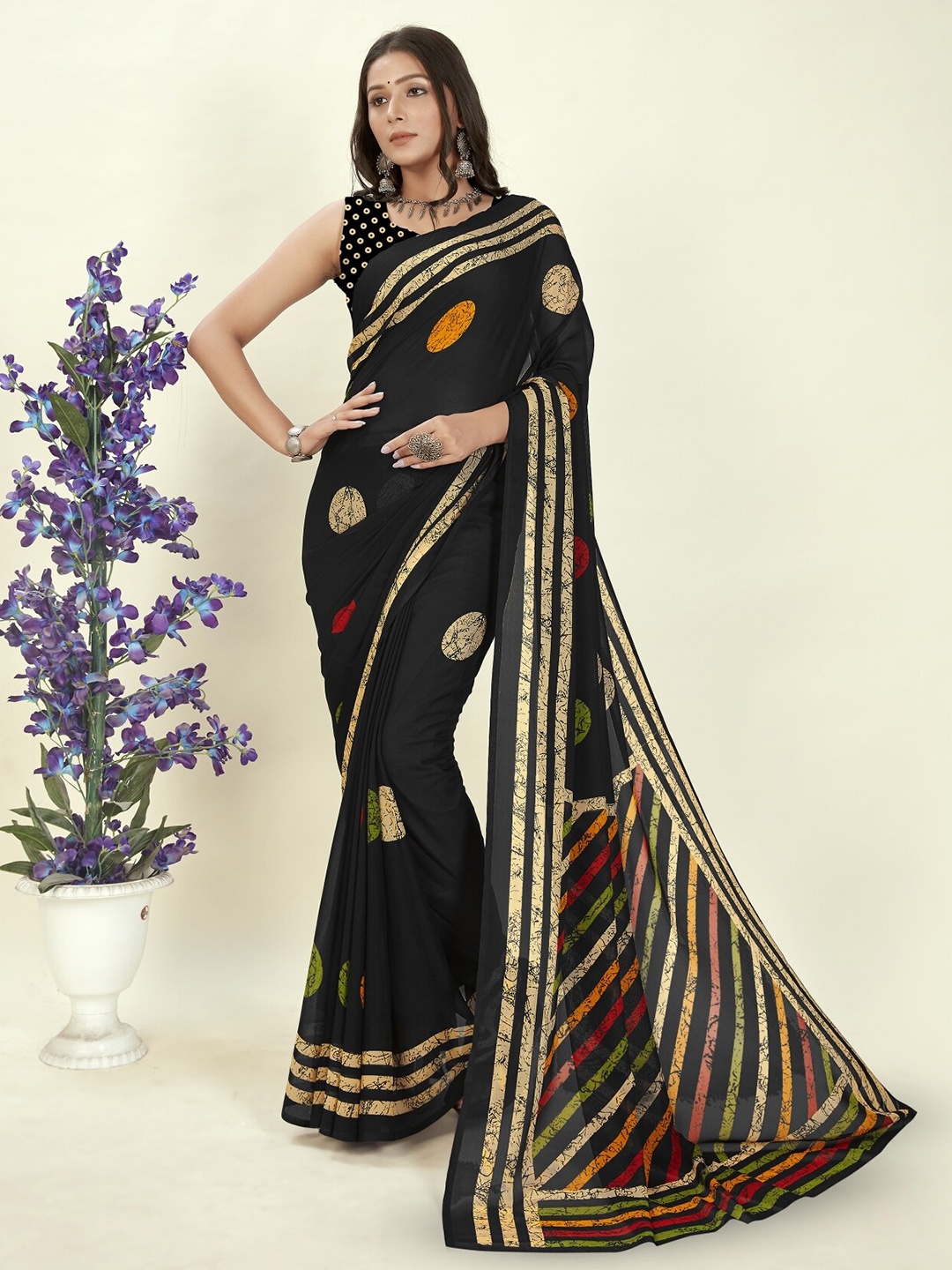 

Moda Rapido Abstract Printed Saree, Black