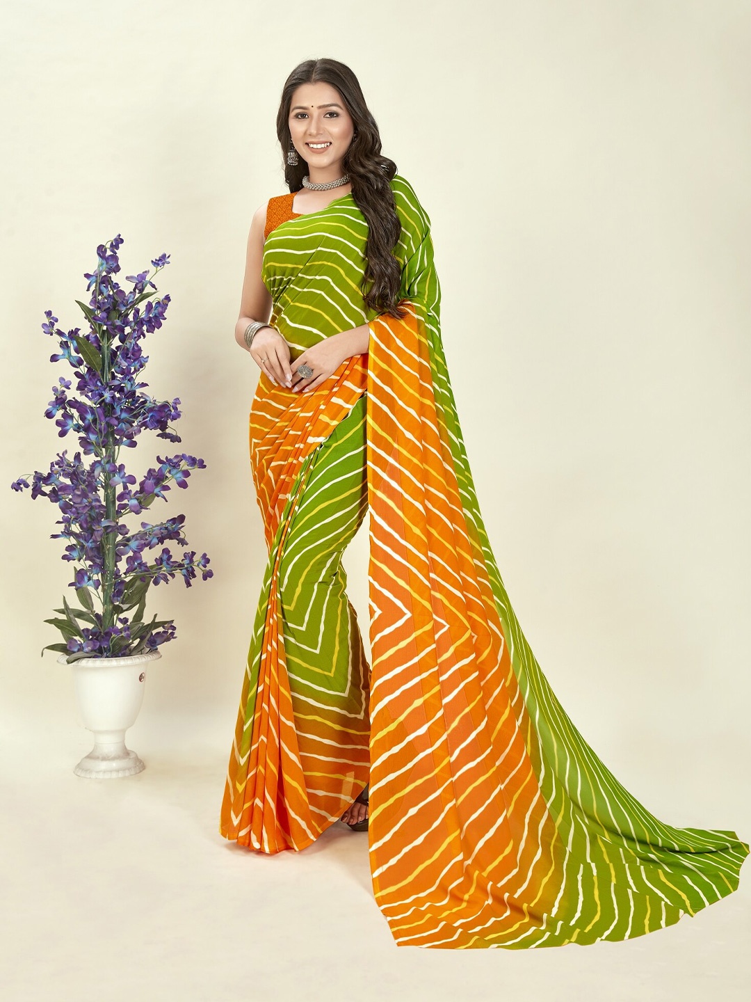 

Moda Rapido Striped Printed Saree, Green