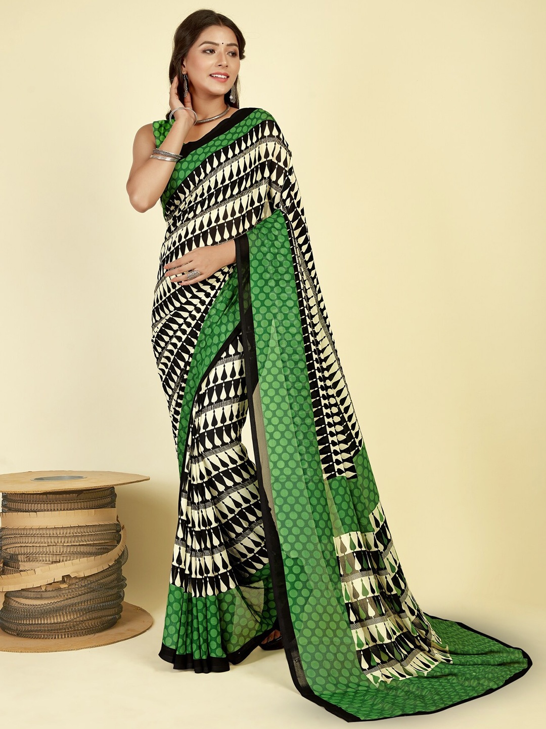 

ANAND SAREES Ethnic Motifs Printed Saree, Green
