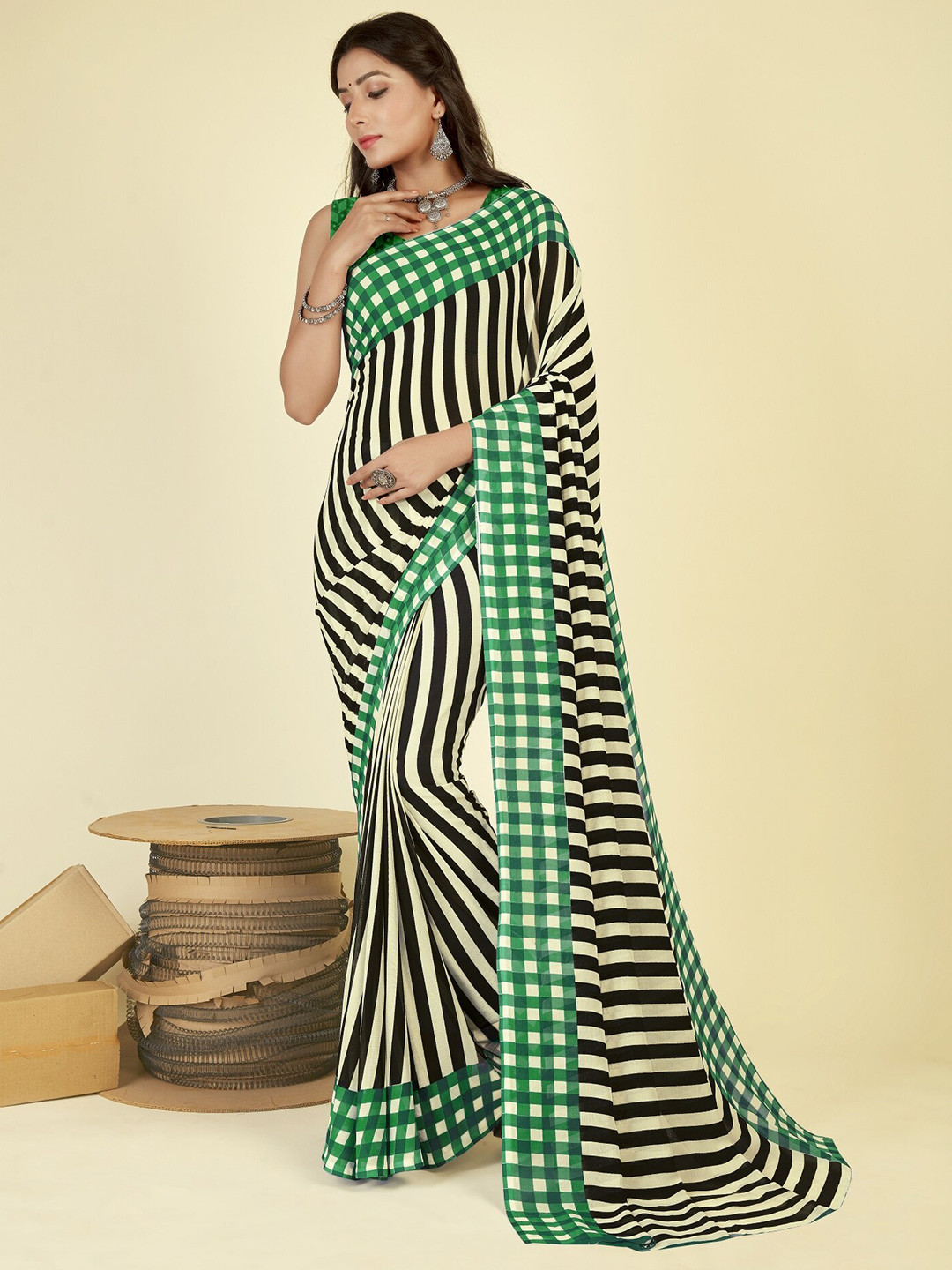

ANAND SAREES Striped Printed Saree, Green
