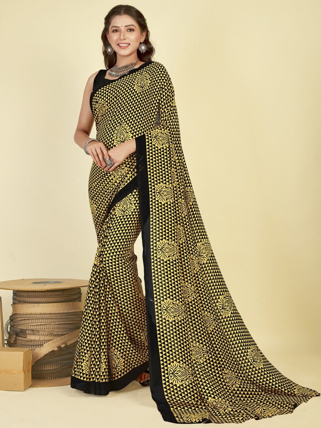 

ANAND SAREES Geometric Printed Saree, Black