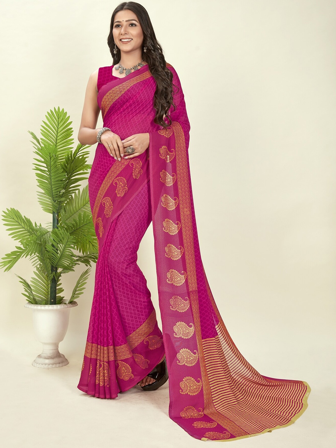 

Moda Rapido Ethnic Motifs Printed Saree, Pink