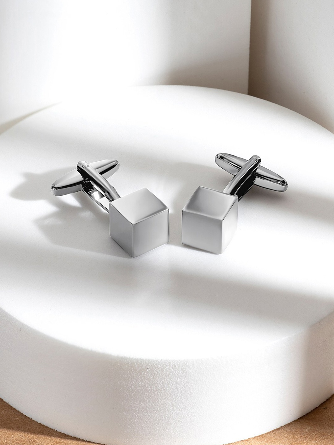 

Peora Men Silver Plated Cufflink