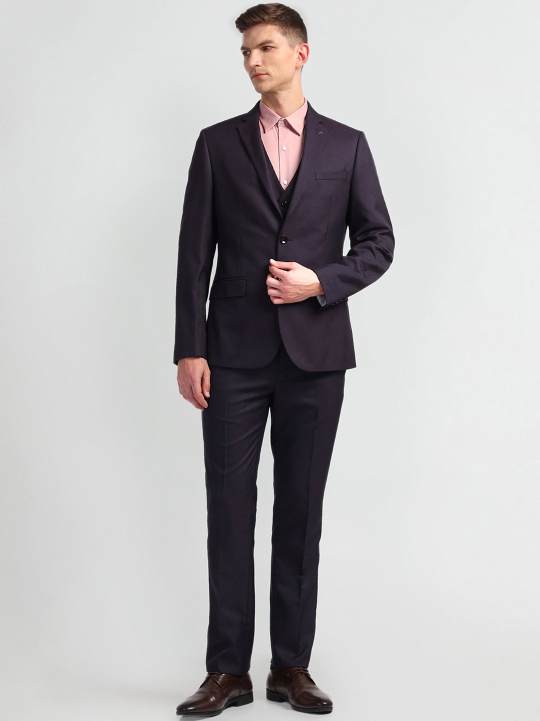 

Arrow Single-Breasted Three-Piece Suit, Purple