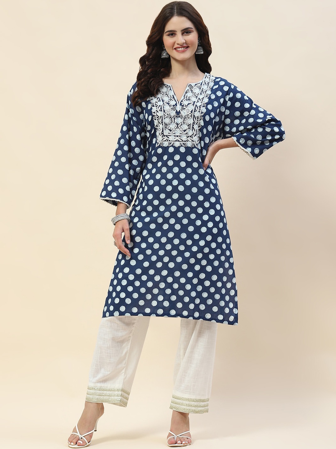 

Meena Bazaar Geometric Printed Thread Work Kurta with Trousers, Navy blue
