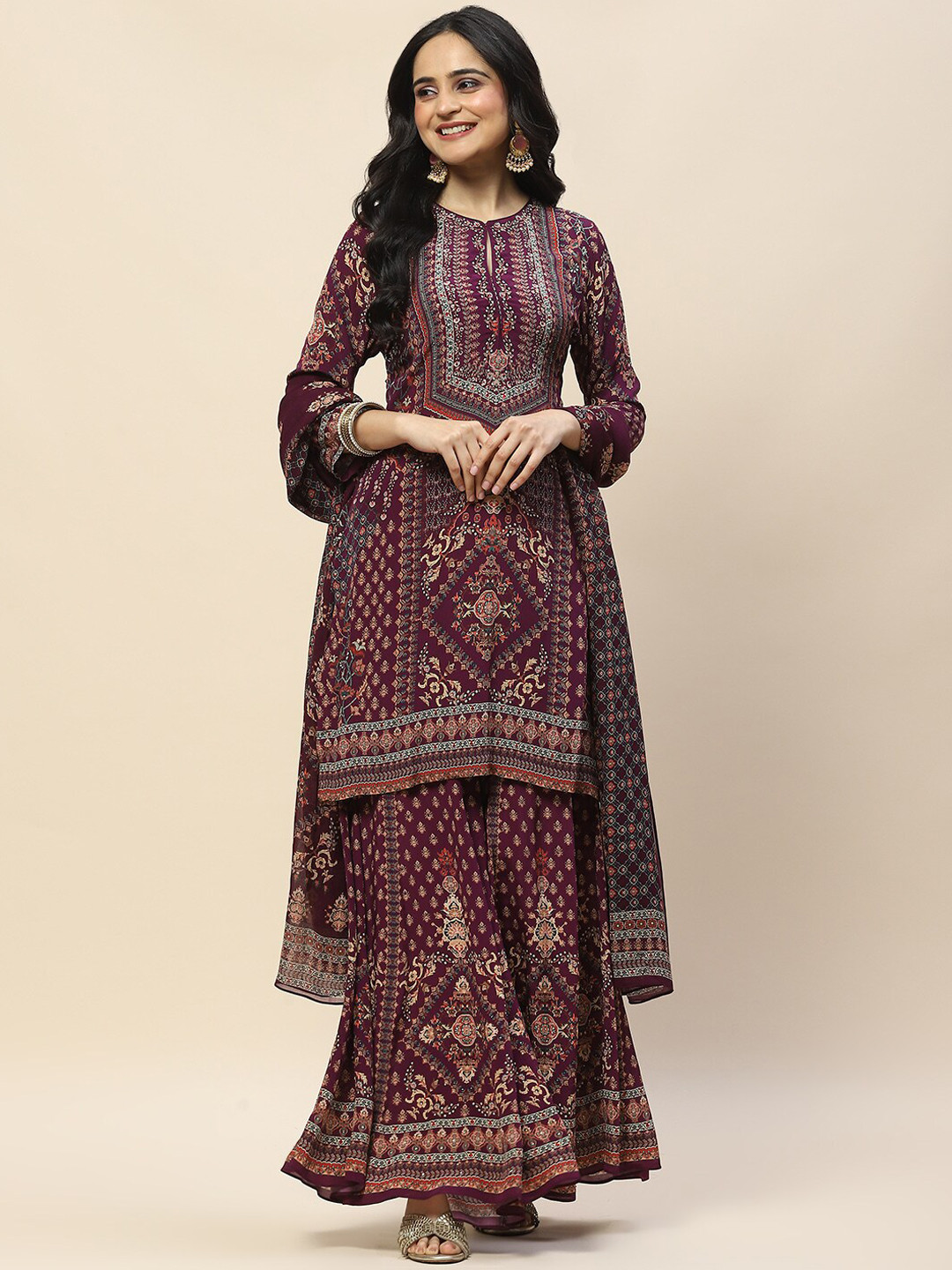 

Meena Bazaar Ethnic Motif Printed Keyhole Neck Three-Quarter Sleeves Straight Kurta Set, Burgundy