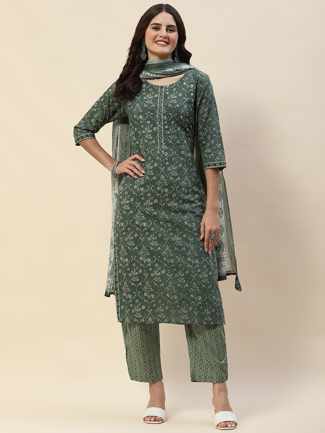 

Meena Bazaar Women Floral Printed Regular Sequinned Kurta with Trousers & With Dupatta, Green