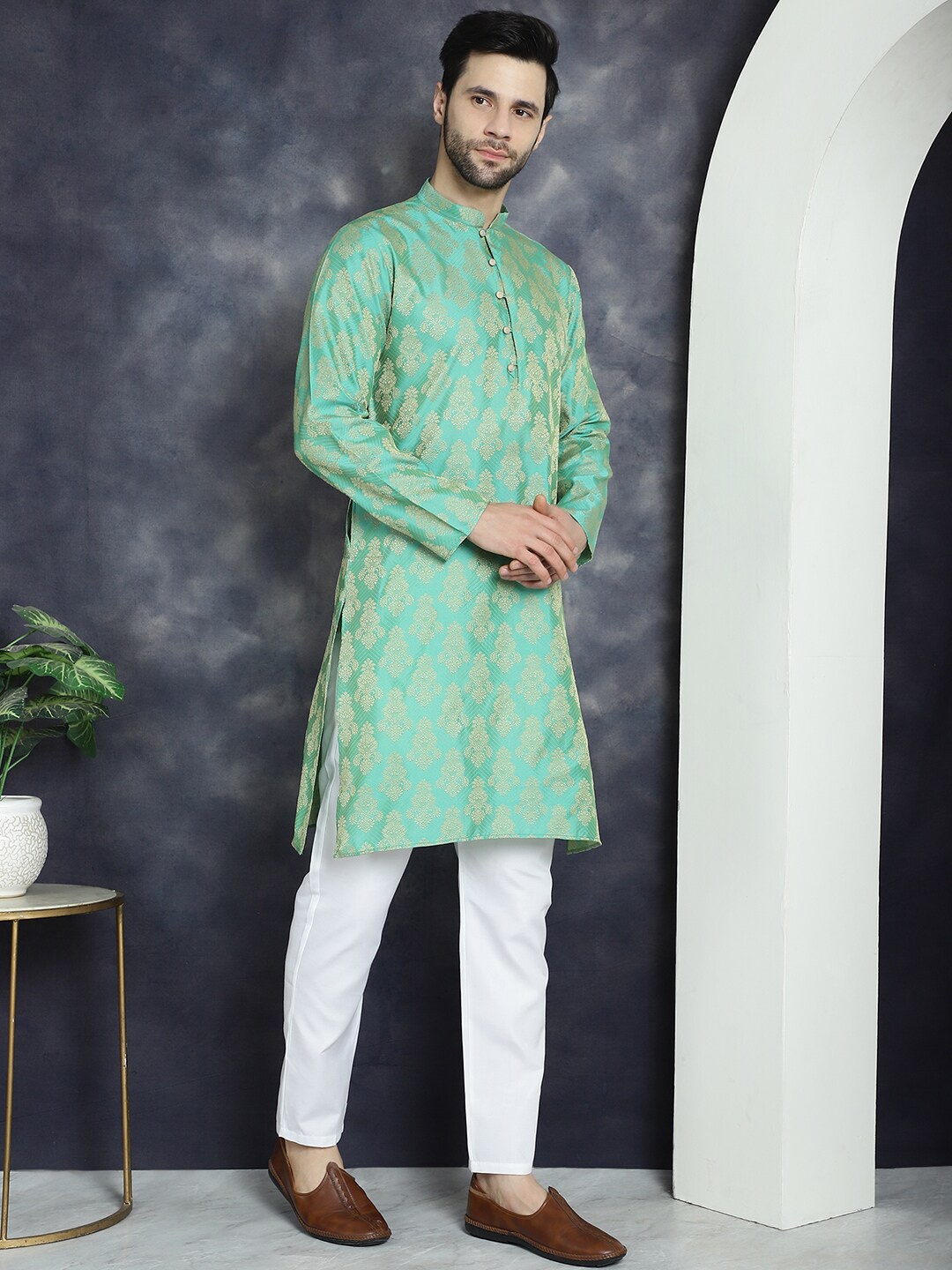 

Anouk Ethnic Motifs Jacquard Mandarin Collar Cotton Silk Straight Kurta, Green