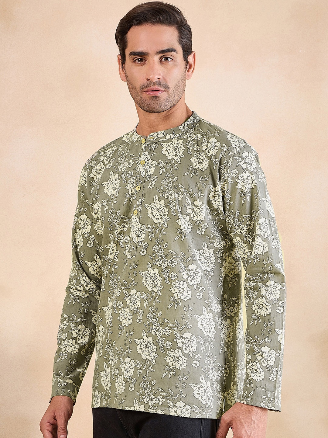 

Anouk Floral Printed Mandarin Collar Cotton Straight Short Kurta, Grey
