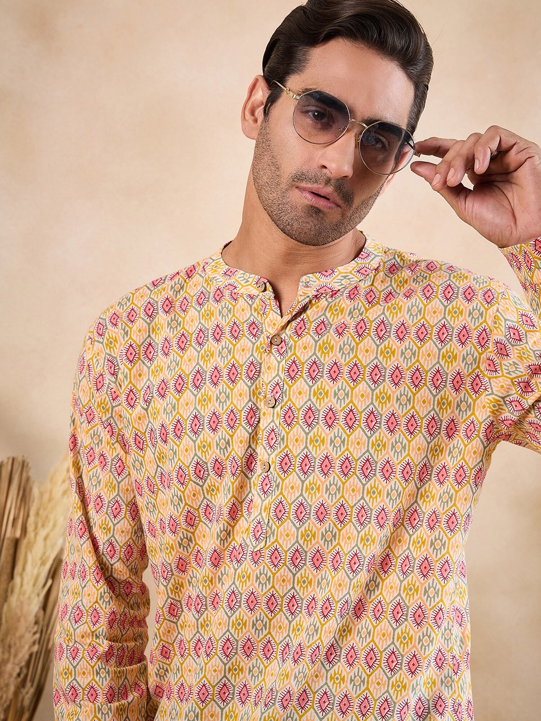 

Anouk Yellow Geometric Printed Cotton Straight Kurta