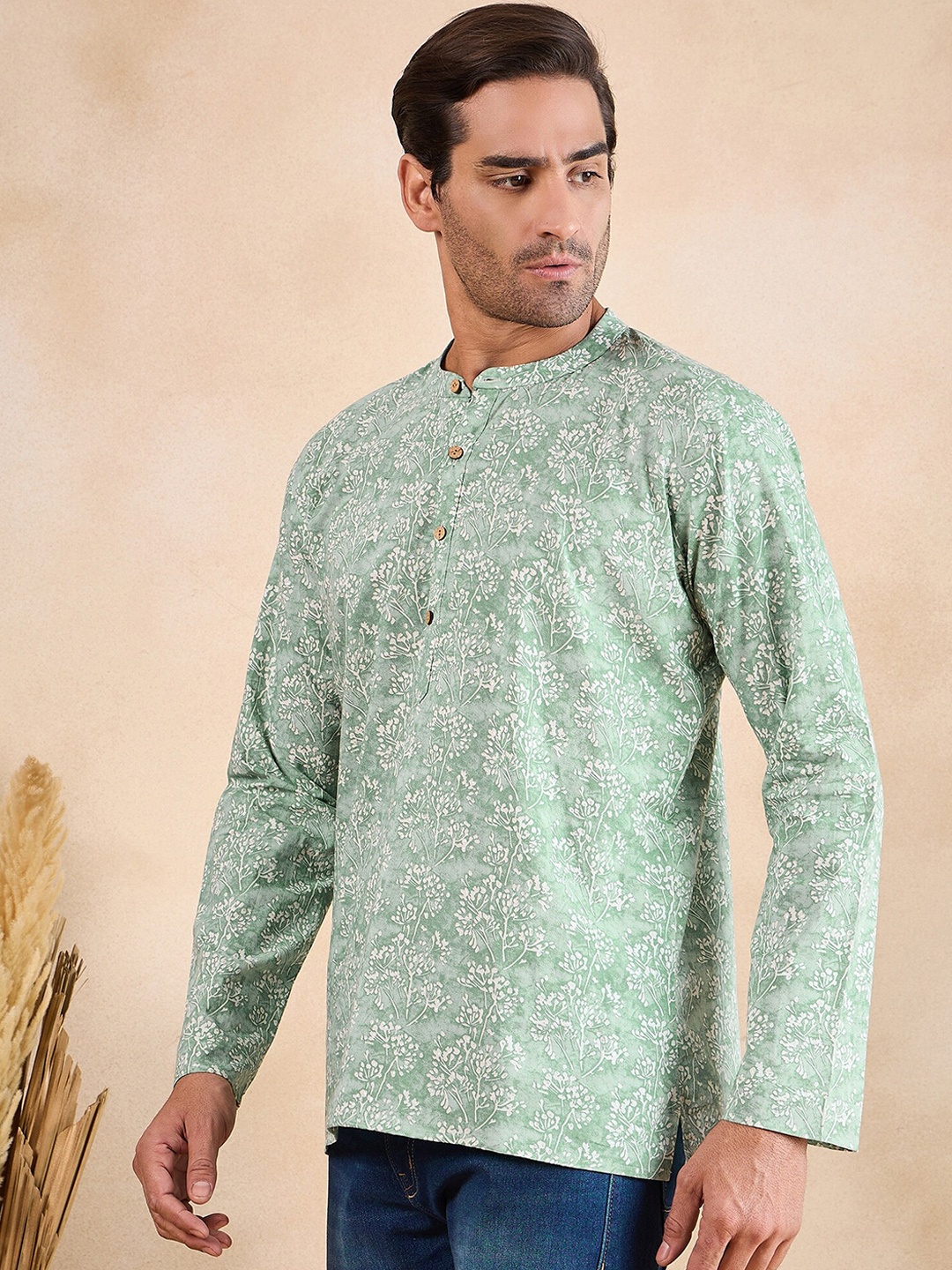 

Anouk Floral Printed Cotton Short Kurta, Sea green