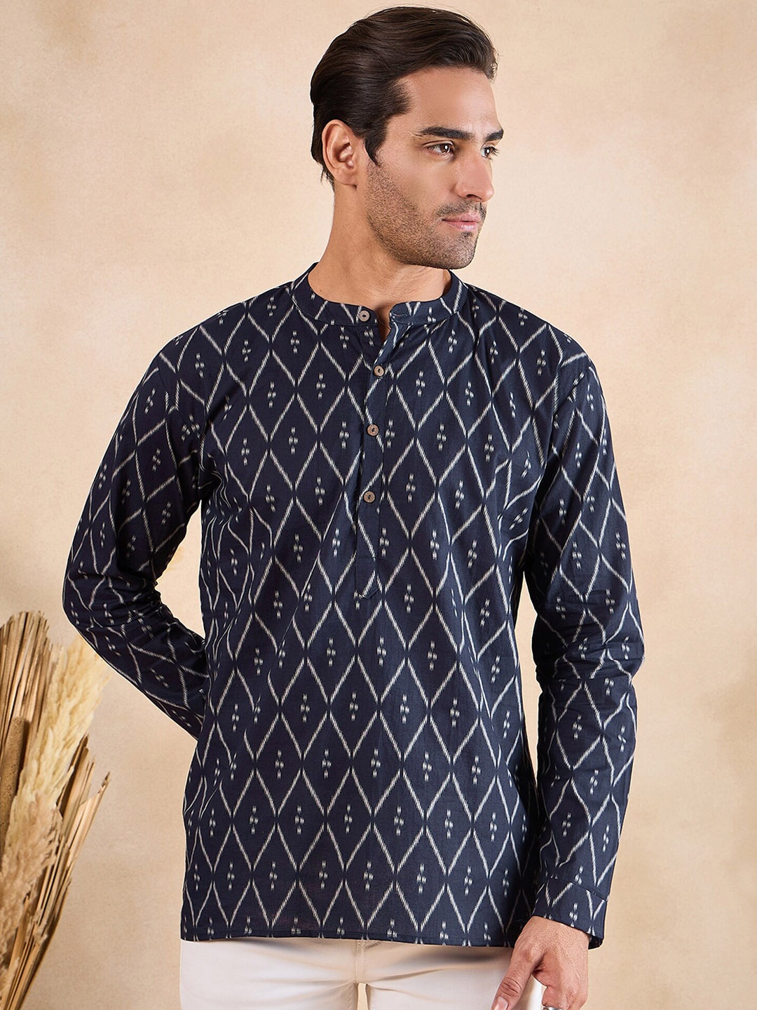 

Anouk Men Ethnic Motifs Printed Cotton Short Straight Kurta, Black