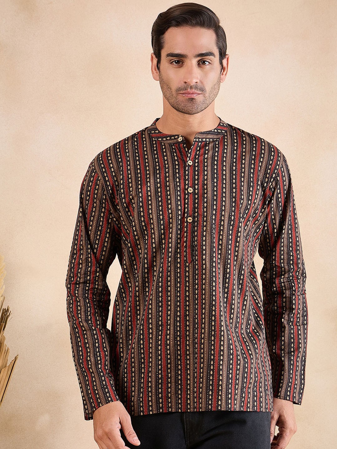 

Anouk Geometric Printed Mandarin Collar Cotton Straight Kurta, Navy blue