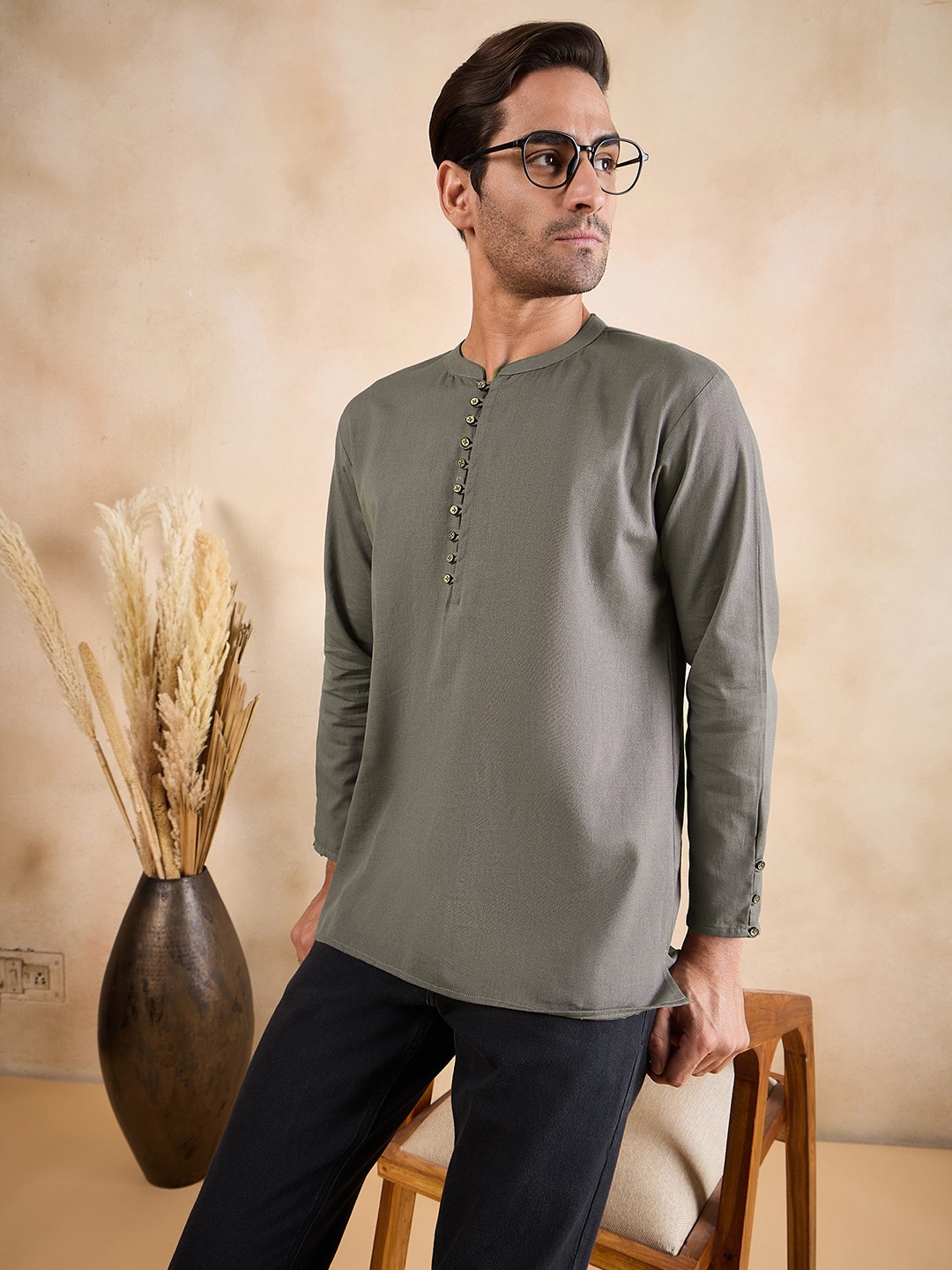 

Anouk Mandarin Collar Thread Work Cotton Straight Kurta, Grey